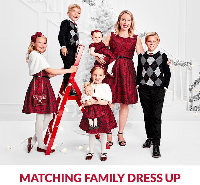 MACTHING FAMILY DRESS UP